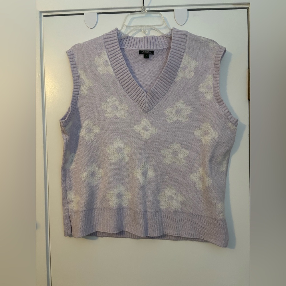 wild fable Lavender Floral V-Neck Sweater Vest